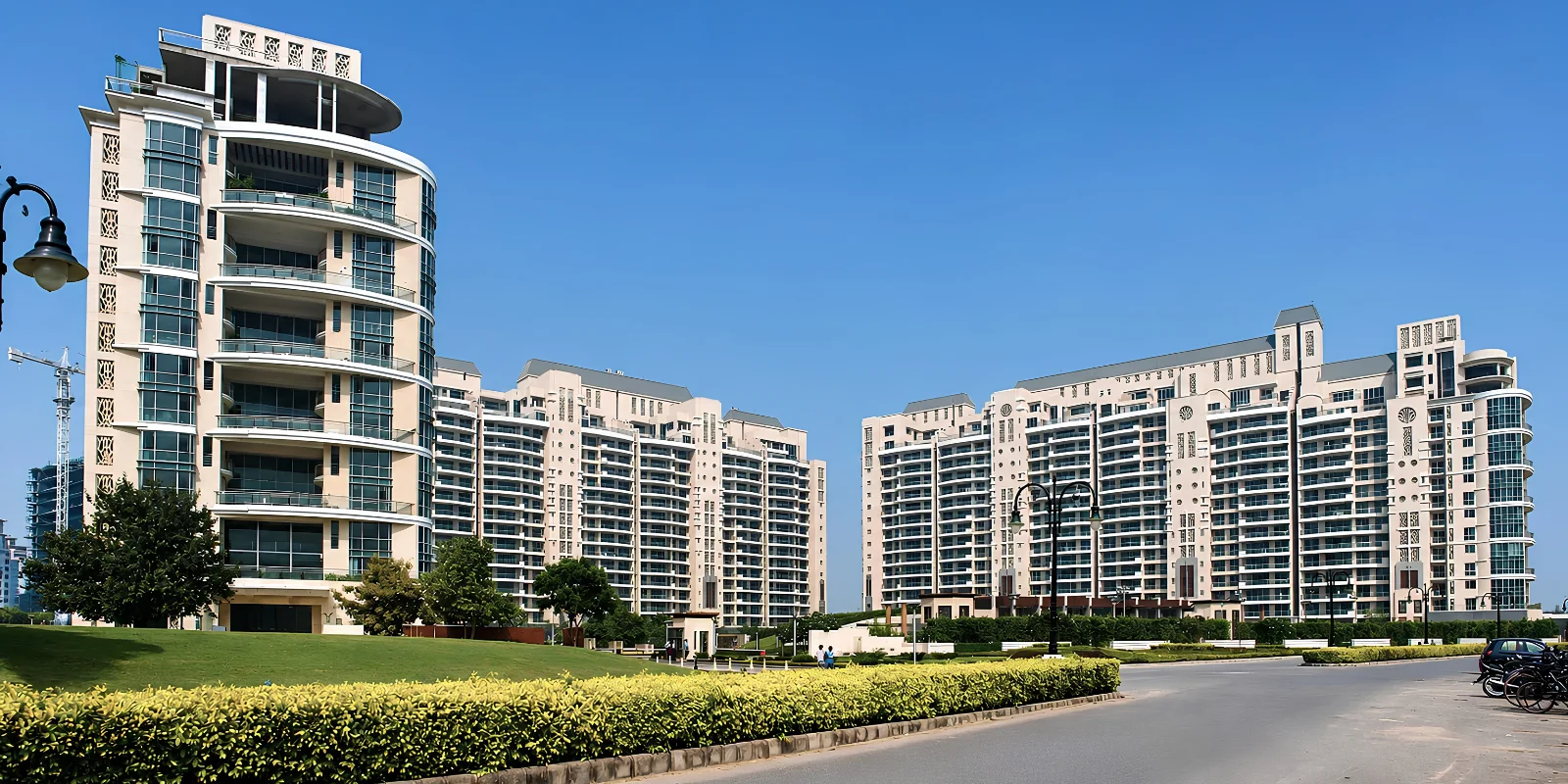 DLF The Aralias luxury interior and exterior perspective 1 in Sector 42 Gurugram